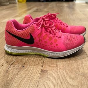 Neon Pink Nike Zoom Pegasus 31